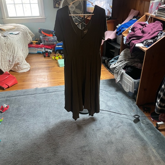 Torrid Dark Green Midi Dress - Picture 3 of 3